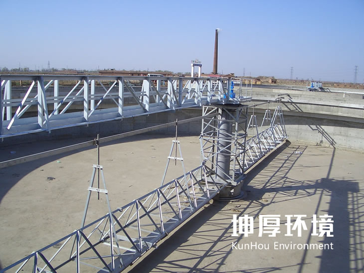 刮泥机安装现场